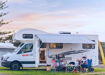 Apollo to divest large share of motorhome fleet